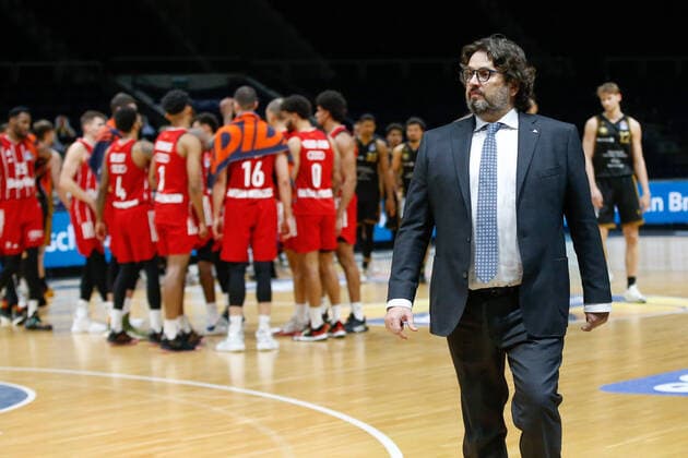 09 03 2021, xgox, basketball, easyCredit BBL, Basketball Loewen Braunschweig FC Bayern Muenchen emspor, v l Andrea Trinchieri Bayern coach Braunschweig