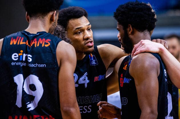 Disappointed George King Niners Chemnitz 24 with Jonathan Williams Niners Chemnitz 19 and Terrell Harris Niners Chemnitz 02 1 BASKETBALL Bundesliga MHP RIESEN Ludwigsburg Niners Chemnitz on 09 03 2021 in Ludwigsburg MHPArena , Baden Wuerttemberg, Germany Ludwigsburg 09 03 21 Basketball , 09 03 2021, Ludwigsburg Germany xpxsdx