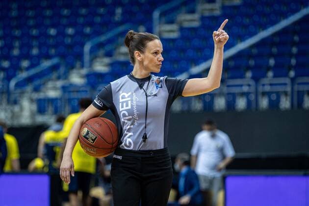 Basketball Berlin 09 03 2021 season 2020 2021 1 Bundesliga easyCredit BBL Alba Berlin EWE Baskets Oldenburg referee referee Anne Panther