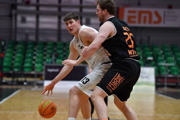 10 03 2021 Basketball Season 2020 2021 2 Bundesliga Pro A 14 Spieltag Nürnberg Falcons Basketball Club NBC wiha panthers Schwenningen Jonathan Maier 13, Nürnberg Falcons BC NBC Robin Jorch 25, Wiha Panthers Schwenningen