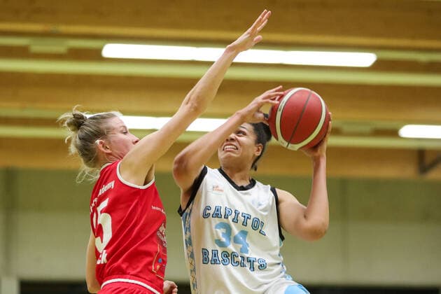 Capitol Bascats Duesseldorf vs GiroLive Panthers Osnabrueck, 10 03 2021 Milica Milosev 15 GiroLive Panthers Osnabrueck , Oceana Paulina Hamilton 34 Capitol Bascats Duesseldorf Capitol Bascats Duesseldorf vs GiroLive Panthers Osnabrueck on 10 03 2021, Duesseldorf Copyright: xBEAUTIFULxSPORTS KennyxBeelex
