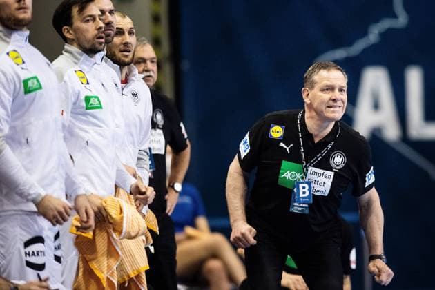 210312 Alfred Gislason, head coach of Germany during the olympic qualification handball match between Germany and Sweden on March 12, 2021 in Berlin Photo Ludvig Thunman BILDBYRAN kod LT LT0124 handball handboll handball olympic qualification os kval os kval germany deutschland Duitsland sverige sweden bbeng,  Copyright: LUDVIGxTHUNMAN BB210312LT043