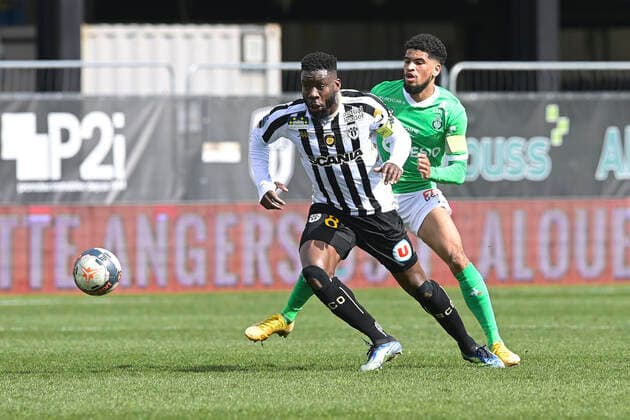 Mahdi Camara (ASSE) vs Ismael Traore (Angers) FOOTBALL : SCO Angers vs St Etienne - Ligue 1 Uber eats - 13 03 2021 JBAutissier Panoramic 