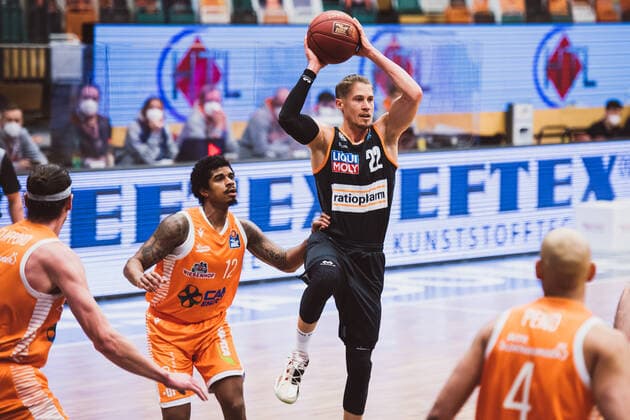 easyCredit BBL 23 Matchday RASTA Vechta vs ratiopharm ulm, 13 03 2021 Edgar Sosa RASTA Vechta, 12 , Thomas Klepeisz ratiopharm ulm, 22 easyCredit BBL 23 Matchday RASTA Vechta vs ratiopharm ulm on 13 03 2021 in Vechta RASTA Dome , Germany, Copyright: xBEAUTIFULxSPORTS Neddermannx