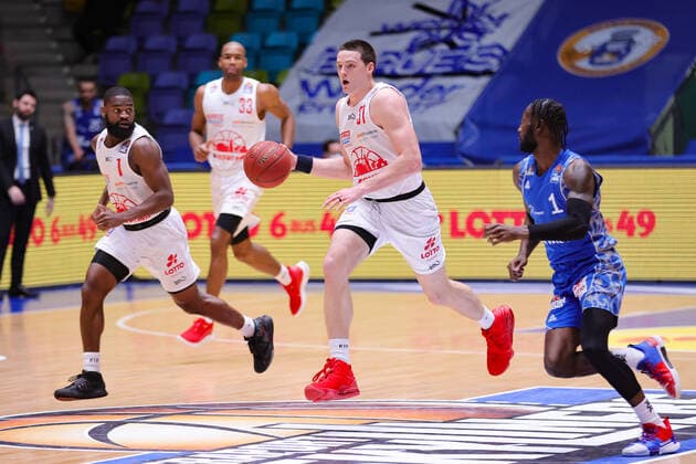 Fraport Skyliners JobStairs Giessen 46ers, easyCredit BBL Scottie James Jr Giessen, 31 is followed by Matt Mobley Fraport Skyliners, 1 left Jonathan Stark Giessen, 1 Basketball match of the easyCredit BBL between Fraport Skyliners and JobStairs Giessen 46ers on 13 March 2021 at Fraport Arena in Frankfurt am Main , Frankfurt am Main Hesse Germany Fraport Arena