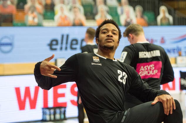 GER, Basketball, RASTA Vechta vs ratiopharm Ulm 13 03 2021, RASTA Dome, Vechta, GER, easy Credit BBL, RASTA Vechta vs ratiopharm Ulm, pictured very cool before the game Troy CAUPAIN ratiopharm Ulm 23 nordphotoxRojahn nph00310