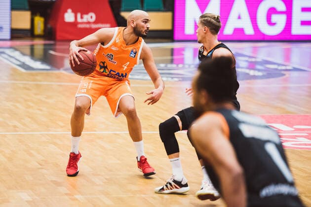 easyCredit BBL 23 Matchday RASTA Vechta vs ratiopharm ulm, 13 03 2021 Stefan Peno RASTA Vechta, 4 , Thomas Klepeisz ratiopharm ulm, 22 easyCredit BBL 23 Matchday RASTA Vechta vs ratiopharm ulm on 13 03 2021 in Vechta RASTA Dome , Germany, Copyright: xBEAUTIFULxSPORTS Neddermannx