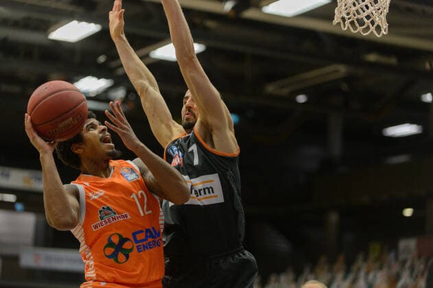 Edgar SOSA 12 Rasta Vechta , John PETRUCELLI 7 ratiopharm ulm Rasta Vechta vs ratiopharm Ulm, Basketball, easyCredit BBL Bundesliga, 13 03 2021, 23 Matchday, Season 2020 2021 Copyright xErikxHillmer EIBNERx EP ehr Rasta Vechta vs ratiopharm Ulm, Basketball, easyCredit BBL Bundesliga, 13 03 2021, 23 Matchday, Season 2020 2021 Vechta Copyright: xErikxHillmer EIBNERx EP_ehr