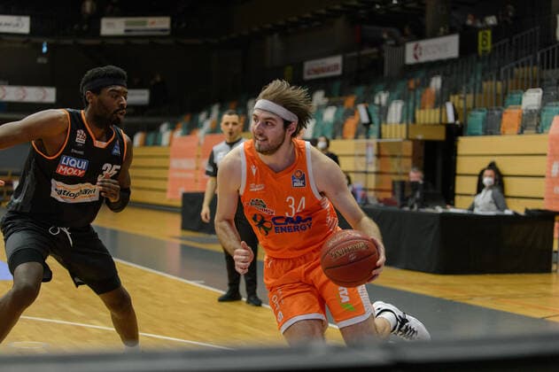 Aric HOLMAN 35 ratiopharm ulm , Jesse HUNT 34 Rasta Vechta Rasta Vechta vs ratiopharm Ulm, Basketball, easyCredit BBL Bundesliga, 13 03 2021, 23 Matchday, Season 2020 2021 Copyright xErikxHillmer EIBNERx EP ehr Rasta Vechta vs ratiopharm Ulm, Basketball, easyCredit BBL Bundesliga, 13 03 2021, 23 Matchday, Season 2020 2021 Vechta Copyright: xErikxHillmer EIBNERx EP_ehr