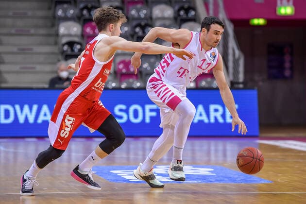 easyCredit BBL, Telekom Baskets Bonn vs Brose Bamberg, 13 03 2021 Anthony DiLeo Telekom Baskets Bonn, 11, right in duel with Bennet Hundt Brose Bamberg, 33, easyCredit BBL, Telekom Baskets Bonn vs Brose Bamberg on 13 03 2021 at Telekom Dome, Bonn North Rhine Westphalia Copyright: xBEAUTIFULxSPORTS Mueller-Laschetx