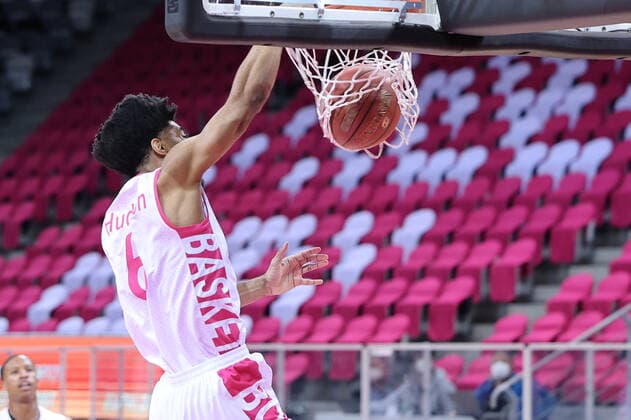 GER, Easycredit BBL, Telekom Baskets Bonn vs Brose Bamberg 13 03 2021, Telekom Dome, Bonn, GER, Easycredit BBL, Telekom Baskets Bonn vs Brose Bamberg, pictured Jalen Hudson Telekom Bann 6 , with a basket. nordphotoxGmBHx xMeuter nph00351