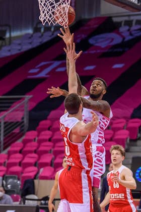 easyCredit BBL, Telekom Baskets Bonn vs Brose Bamberg, 13 03 2021 James Thompson IV Telekom Baskets Bonn, 3, right in a duel with David Kravish Brose Bamberg, 45 , easyCredit BBL, Telekom Baskets Bonn vs Brose Bamberg on 13 03 2021 at Telekom Dome, Bonn Nordrhein Westfalen Copyright: xBEAUTIFULxSPORTS Mueller-Laschetx