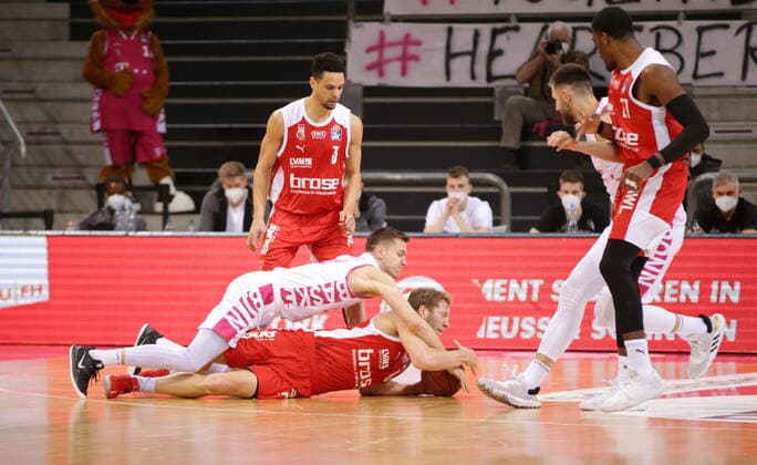 Strahinja Micovic Telekom Baskets Bonn vs Christian Sengfelder Brose Bamberg , on the ground easyCredit BBL 1 Bundesliga , 2020 2021 season , Matchday 23