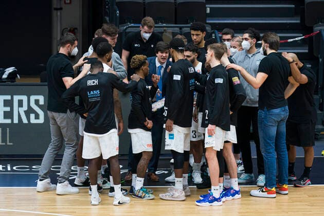 easyCredit Basketball Bundesliga, Hamburg, 13 03 2021 easyCredit Basketball Bundesliga, Hamburg Towers vs SYNTAINICS MBC, Pedro Calles Head Coach Hamburg Towers Copyright: xBEAUTIFULxSPORTS Mohwinkelx
