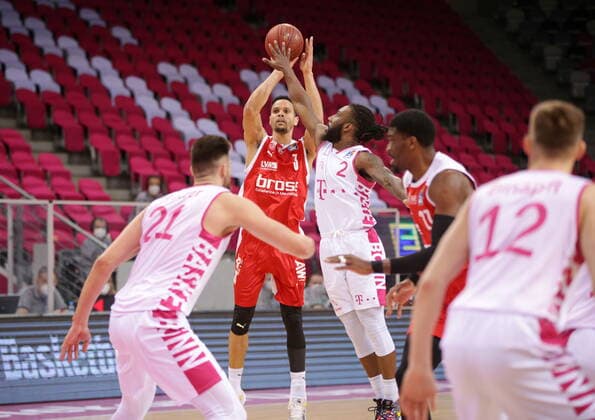 Telekom Baskets Bonn vs Dominic Lockhart Brose Bamberg easyCredit BBL 1 Bundesliga , Season 2020 2021 , Matchday 23