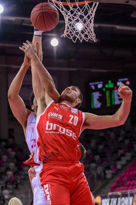 easyCredit BBL, Telekom Baskets Bonn vs Brose Bamberg, 13 03 2021 Chase Fieler Brose Bamberg, 20 sets in duel at the basket, easyCredit BBL, Telekom Baskets Bonn vs Brose Bamberg on 13 03 2021 at Telekom Dome, Bonn North Rhine-Westphalia Copyright: xBEAUTIFULxSPORTS Mueller-Laschetx