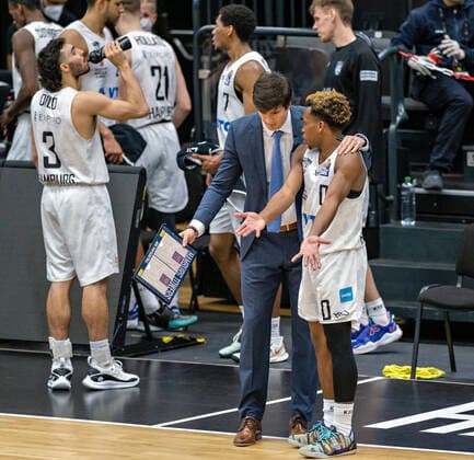 Head Coach Pedro Calles Towers in conversation with TJ Shorts Towers 13 03 21, Hamburg Wilhelmsburg, easy Credit BBL, Basketball Bundesliga, 2020 2021 season, 23 match day Â