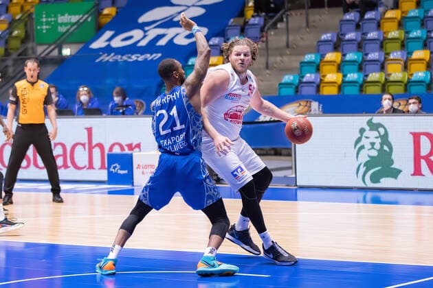 Fraport Skyliners JobStairs Giessen 46ers, easyCredit BBL John Bryant Giessen, 54 vs Kamari Murphy Fraport Skyliners, 21 easyCredit BBL basketball match between Fraport Skyliners and JobStairs Giessen 46ers on 13 March 2021 at Fraport Arena in Frankfurt am Main , Frankfurt am Main Hesse Germany Fraport Arena