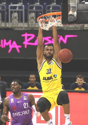Johannes Thiemann, Tai Odiase single image clipping action sports basketball BBL Bundesliga men season 2020 2021 14 03 2021 ALBA Berlin vs BG Göttingen