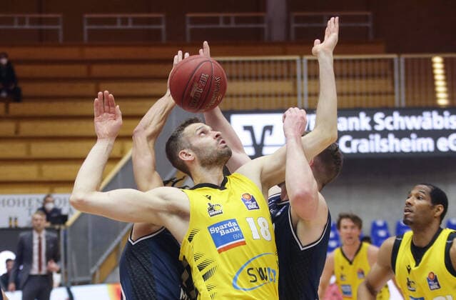 Ludwigsburg , Basketball easyCredit BBL Bundesliga , HAKRO Merlins Crailsheim vs MHP Riesen Ludwigsburg , Jonas Wohlfarth Bottermann Riesen