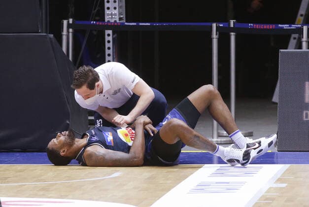 Ludwigsburg , Basketball easyCredit BBL Bundesliga , HAKRO Merlins Crailsheim vs MHP Riesen Ludwigsburg , Injury Haywood Highsmith Merlins