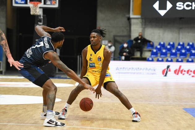 Maurice Stuckey HAKRO Merlins Crailsheim in a duel with Haywood Highsmith HAKRO Merlins Crailsheim , GER, HAKRO Merlins Crailsheim vs MHP Riesen Ludwigsburg, 14 03 2021, 23 Spieltag easycredit Basketball Bundesliga, Spielzeit 2020 2021 GER, HAKRO Merlins Crailsheim vs MHP Riesen Ludwigsburg, 14 03 2021, 23 Spieltag easycredit Basketball Bundesliga, Spielzeit 2020 2021 Crailsheim Copyright: xEibnerxPressefoto MichaelxMemmlerx EP_MMR