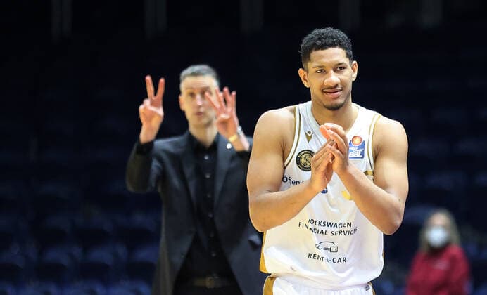 Headcoach Pete Strobl Basketball Loewen Braunschweig , Karim Jallow Basketball Loewen Braunschweig