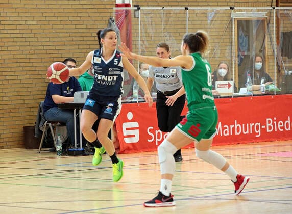 14 03 2021, xovx, Basketball Damen 1 Bundesliga, BC Pharmaserv Marburg XCYDE Angels Nördlingen v l Magaly Meynadier XCYDE Angels Nördlingen , Theresa Simon BC Pharmaserv Marburg Marburg Sporthalle Georg Gaßmann Stadion Hessen Deutschland DE