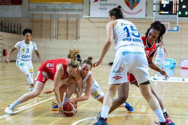 Darien Huff 02, GISA Lions SV Halle vs Tonia Dölle Osnabrück GISA Lions SV Halle vs GiroLive Panthers Osnabrück Basketball 1 Bundesliga ERDGAS Sportarena Halle Saale 14 03 2021 Photo Holger John Sachsen Anhalt Germany ERDGAS Sportarena Halle Saale
