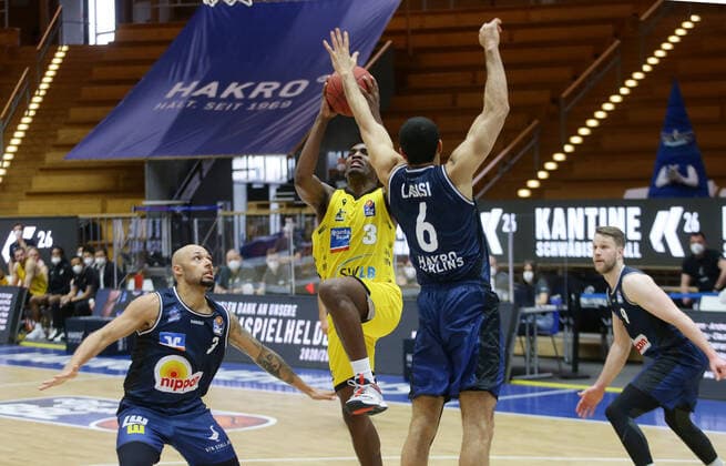Ludwigsburg , Basketball easyCredit BBL Bundesliga , HAKRO Merlins Crailsheim vs MHP Riesen Ludwigsburg , from left Maurice Stuckey Merlins Jaleen Smtih Riesen Elias Lasisi Merlins