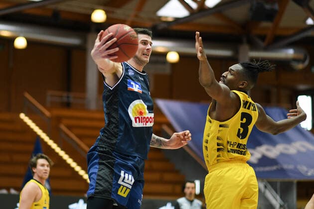 Bogdan Radosavljevic HAKRO Merlins Crailsheim in a duel with Jaleen Smith MHP Riesen Ludwigsburg , GER, HAKRO Merlins Crailsheim vs MHP Riesen Ludwigsburg, 14 03 2021, 23 Spieltag easycredit Basketball Bundesliga, Spielzeit 2020 2021 GER, HAKRO Merlins Crailsheim vs MHP Riesen Ludwigsburg, 14 03 2021, 23 Spieltag easycredit Basketball Bundesliga, Spielzeit 2020 2021 Crailsheim Copyright: xEibnerxPressefoto MichaelxMemmlerx EP_MMR