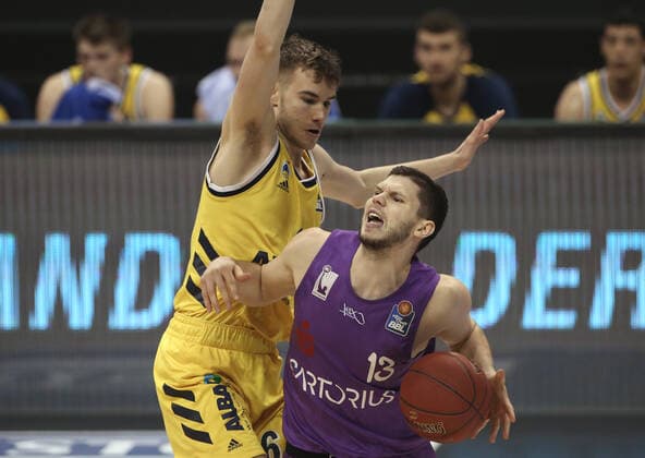 Malte Delow, Rihards Lomazs action game scene duel sports basketball BBL Bundesliga men season 2020 2021 14 03 2021 ALBA Berlin vs BG Göttingen
