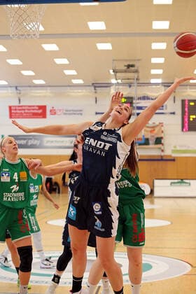 14 03 2021, xovx, Basketball Damen 1 Bundesliga, BC Pharmaserv Marburg XCYDE Angels Nördlingen v l Marie Bertholdt BC Pharmaserv Marburg , Victoria Rose Waldner XCYDE Angels Nördlingen Marburg Sporthalle Georg Gaßmann Stadion Hessen Deutschland DE
