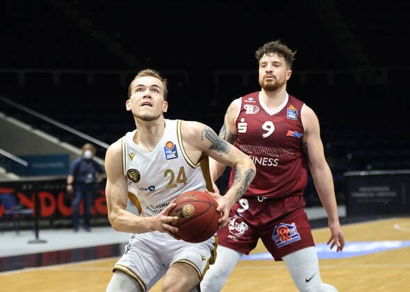 Arnas Velicka Basketball Loewen Braunschweig , Dominique Johnson Chemnitz99