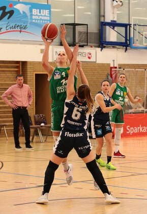 14 03 2021, xovx, Basketball Damen 1 Bundesliga, BC Pharmaserv Marburg XCYDE Angels Nördlingen v l Marie Bertholdt BC Pharmaserv Marburg , Levke Brodersen XCYDE Angels Nördlingen , Magaly Meynadier XCYDE Angels Nördlingen , Theresa Simon BC Pharmaserv Marburg Marburg Sporthalle Georg Gaßmann Stadion Hessen Germany DE