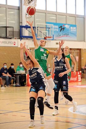 14 03 2021, xovx, Basketball Damen 1 Bundesliga, BC Pharmaserv Marburg XCYDE Angels Nördlingen v l Magaly Meynadier XCYDE Angels Nördlingen , Alexandra Wilke BC Pharmaserv Marburg , Julia Köppl XCYDE Angels Nördlingen , Marie Bertholdt BC Pharmaserv Marburg Marburg Sporthalle Georg Gaßmann Stadion Hessen Germany DE