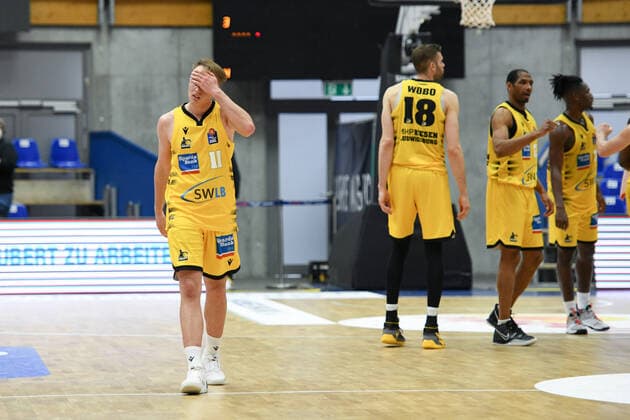 Lukas Herzog MHP Riesen Ludwigsburg is disappointed with the defeat, GER, HAKRO Merlins Crailsheim vs MHP Riesen Ludwigsburg, 14 03 2021, 23 Spieltag easycredit Basketball Bundesliga, Spielzeit 2020 2021 GER, HAKRO Merlins Crailsheim vs MHP Riesen Ludwigsburg, 14 03 2021, 23 Spieltag easycredit Basketball Bundesliga, Spielzeit 2020 2021 Crailsheim Copyright: xEibnerxPressefoto MichaelxMemmlerx EP_MMR