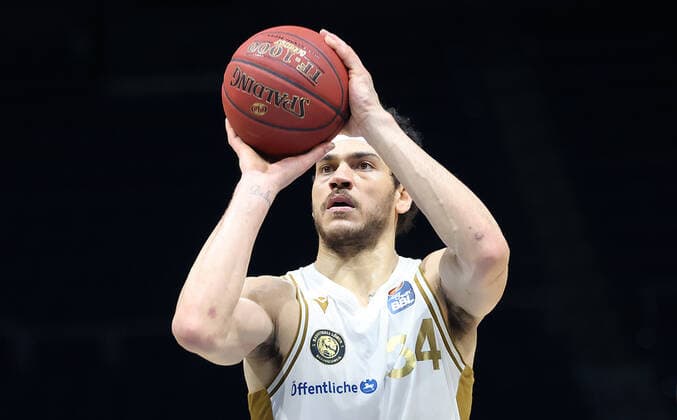 Gavin Schilling Basketball Loewen Braunschweig