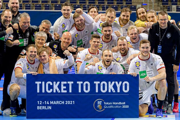 Handball, Men Olympic Qualification, Tournament, Group 3, Algeria Germany the team of Germany, team photo with the ticket to Tokyo, Patrick Groetzki Germany Rhein Neckar Loewen , Kai H fner Haefner Germany MT Melsungen , Timo Kastening Germany MT Melsungen , Goalkeeper Coach MAttias Andersson Germany , Team Manager Oliver Roggisch Germany , Co Coach Erik Wudtke Germany , Hendrik Pekeler Germany THW Kiel , Philipp Weber Germany SC DHfK Leipzig , Sebastian Heymann Germany FrischAuf Goeppingen , Marcel Schiller Germany FrischAuf Goeppingen , Uwe Gensheimer Germany Rhein Neckar Loewen , Steffen Weinhold Germany THW Kiel , Goalkeeper Andreas Wolff Germany Kielce , Goalkeeper Silvio Heinevetter Germany MT Melsungen , Patrick Wiencek Germany THW Kiel , Julius Kühn Kuehn Germany MT Melsungen , Johannes Golla Germany SG Flensburg , Juri Knorr Germany GWD Minden , Fabian Böhm Boehm Germany TSV Hannover , Coach Alfred Gislason Germany Berlin Max Schmeling Halle Berlin Germany