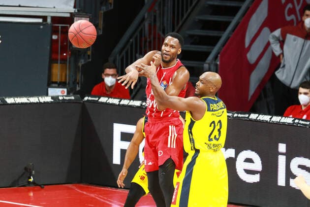 25 JaJuan Johnson FCBB red vs 23 Rickey Paulding Oldenburg Basketball, 1 Bundesliga, BBL, FC Bayern Munich vs EWE Baskets Oldenburg at Audi Dome, 14 03 2021 PHOTO Mladen Lackovic LakoPress
