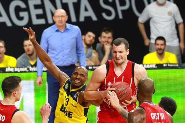 16 Paul Zipser FCBB fighting 23 Rickey Paulding Oldenburg Basketball, 1 Bundesliga, BBL, FC Bayern Munich vs EWE Baskets Oldenburg at Audi Dome, 14 03 2021 PHOTO Mladen Lackovic LakoPress