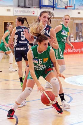 14 03 2021, xovx, Basketball Damen 1 Bundesliga, BC Pharmaserv Marburg XCYDE Angels Nördlingen v l Magaly Meynadier XCYDE Angels Nördlingen , Theresa Simon BC Pharmaserv Marburg , Victoria Rose Waldner XCYDE Angels Nördlingen , Hanna Crymble BC Pharmaserv Marburg Marburg Sporthalle Georg Gaßmann Stadion Hessen Germany DE