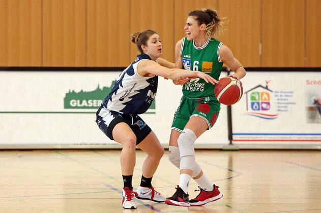 14 03 2021, xovx, Basketball Damen 1 Bundesliga, BC Pharmaserv Marburg XCYDE Angels Nördlingen v l Laken James XCYDE Angels Nördlingen , Theresa Simon BC Pharmaserv Marburg Marburg Sporthalle Georg Gaßmann Stadion Hessen Deutschland DE