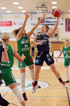 14 03 2021, xovx, Basketball Damen 1 Bundesliga, BC Pharmaserv Marburg XCYDE Angels Nördlingen v l Marie Bertholdt BC Pharmaserv Marburg , Theresa Simon BC Pharmaserv Marburg , Laken James XCYDE Angels Nördlingen , Alexandra Wilke BC Pharmaserv Marburg Marburg Sporthalle Georg Gaßmann Stadion Hessen Germany DE