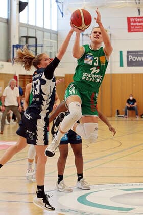 14 03 2021, xovx, Basketball Damen 1 Bundesliga, BC Pharmaserv Marburg XCYDE Angels Nördlingen v l Anneke Schlüter XCYDE Angels Nördlingen , Respect Leaphart XCYDE Angels Nördlingen , Alexandra Wilke BC Pharmaserv Marburg Marburg Sporthalle Georg Gaßmann Stadion Hessen Deutschland DE