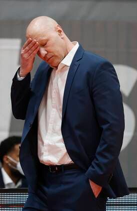 15 03 2021, Basketball, BBL 2020 2021, 23 match day, s Oliver Wuerzburg medi bayreuth, GER, Wuerzburg, s Oliver Arena, picture disappointment for head coach Denis Wucherer s Oliver Wuerzburg Copyright: HMBxMedia xHeikoxBecker
