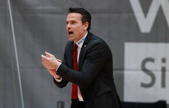 15 03 2021, Basketball, BBL 2020 2021, 23 matchday, s Oliver Wuerzburg medi bayreuth, GER, Wuerzburg, s Oliver Arena, picture Head Coach Raoul Korner medi bayreuth Copyright: HMBxMedia xHeikoxBecker