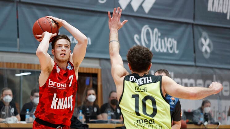 15 03 2021, Basketball, BBL 2020 2021, 23 matchday, s Oliver Wuerzburg medi bayreuth, GER, Wuerzburg, s Oliver Arena, picture Nils Hassfurther s Oliver Wuerzburg and Bastian Doreth medi bayreuth. Copyright: HMBxMedia xHeikoxBecker