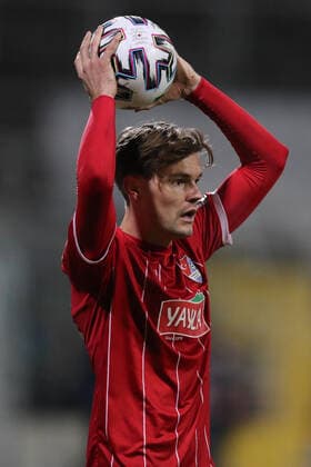 Stefan Stangl Tuerkguecue at throw-in GER, Tuerkguecu Muenchen vs Hansa Rostock, Football, 3 Bundesliga, Season 2020 2021, 15 03 2021, DFB DFL regulations prohibit any use of photographs as image sequences and or qausi video , GER, Tuerkguecu Muenchen vs Hansa Rostock, Football, 3 Bundesliga, Season 2020 2021, 15 03 2021, Muenchen Copyright: xMarcelxEngelbrechtx Eibner-Pressefotox EP_met