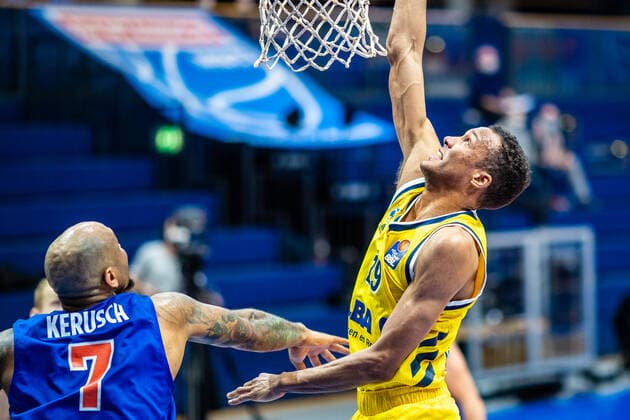 Louis Olinde 19 Alba Berlin , Sergio Kerusch 7 Syntainics MBC during the match Season 2020 2021 Men in the EasyCredit Bundesliga between Syntainics MBC and Alba Berlin at Stadthalle Weissenfels on 16 March 2021 in Weissenfels, Sachsen Anhalt, Germany